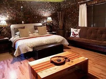 **** לינה וארוחת בוקר פורט אליזבת' Valley Bushveld Country Lodge דרום אפריקה